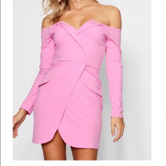 Boohoo Dresses & Skirts - Sexy off the shoulder Dress π Boohoo Dresses & Skirts - Sexy off the shoulder Dress π